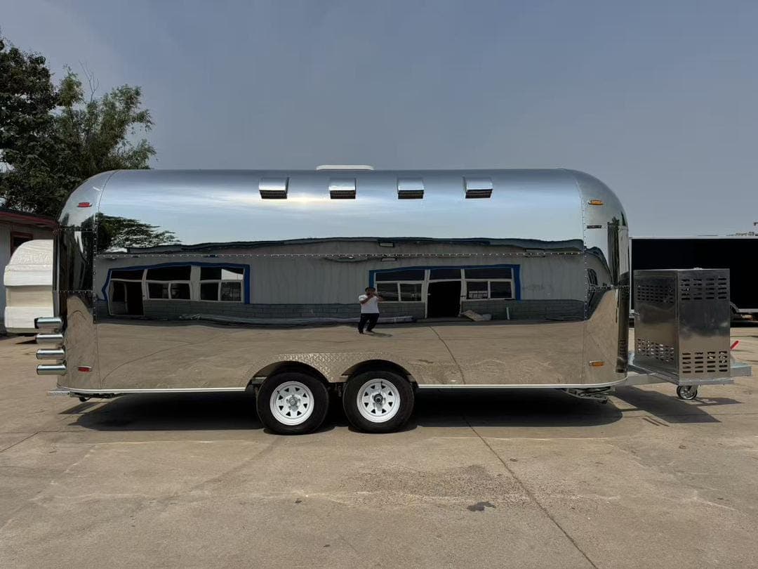 Full length side view of the completed Street Bites trailer